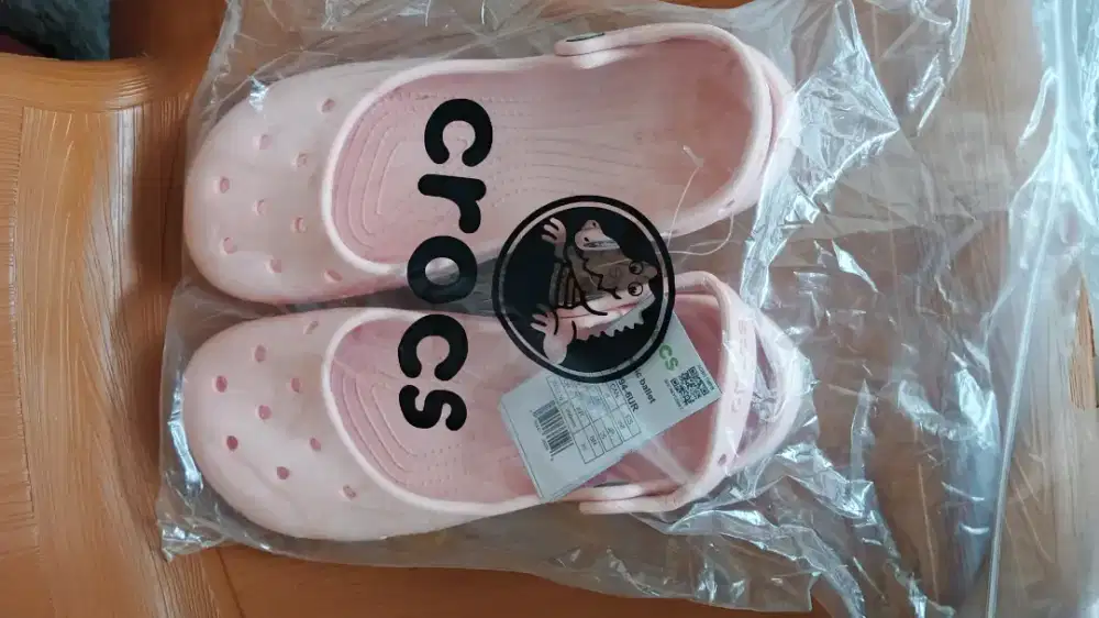 Sandal Cr*cs baru, warna baby pink