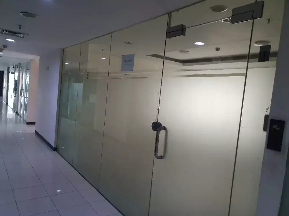 Unit office siap pakai di lokasi strategis