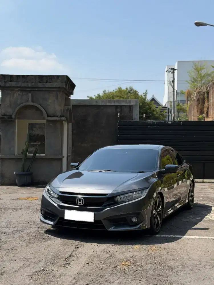 dijual honda civic turbo es  , km rendah , service record honda.
‎