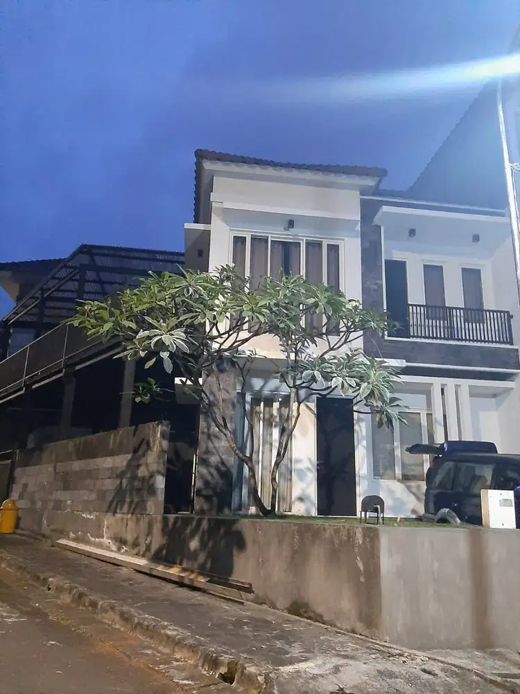Disewakan Rumah Hook 2 LT Full Furnished – Lokasi Strategis & Nyaman!