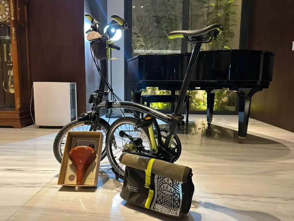 Sepeda Brompton New york 6 speed limited edition with accessories