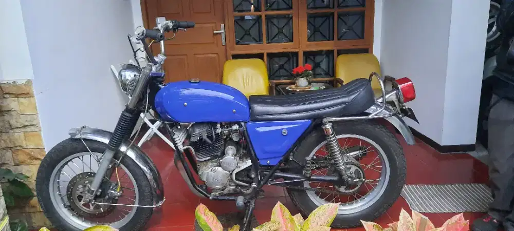 YAMAHA SCORPIO CUSTOM SR
