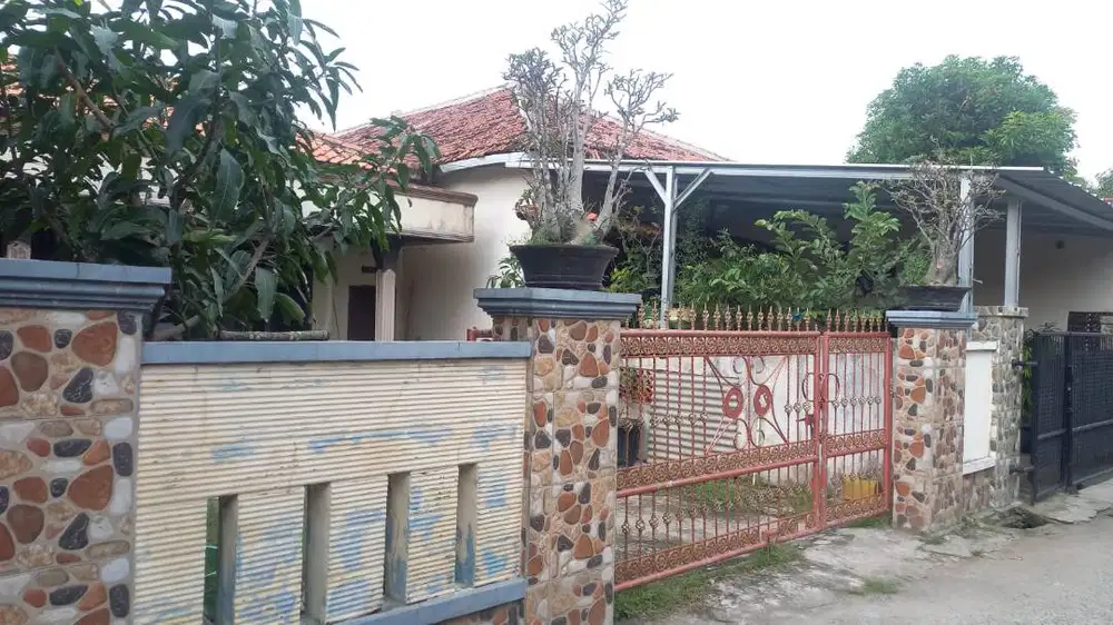 Di Jual 2 Rumah Lokasi Strategis Dekat SMK, SMU dan Pasar Mauk