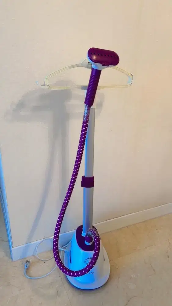 SALAV garment steamer