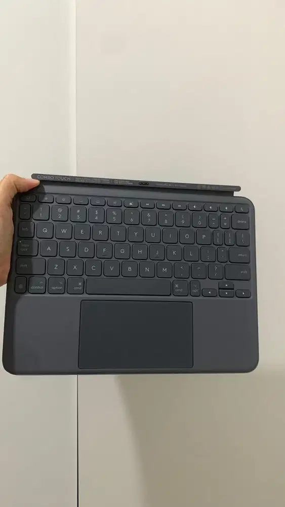 Logitech Keyboard Case for iPad Air 11” M3 Second Fungsi Normal