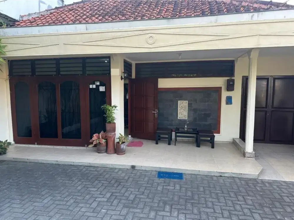 Disewakan Rumah Semi Furnish Cocok Untuk Kantor Atau Hunian Lokasi Dekat Kraton