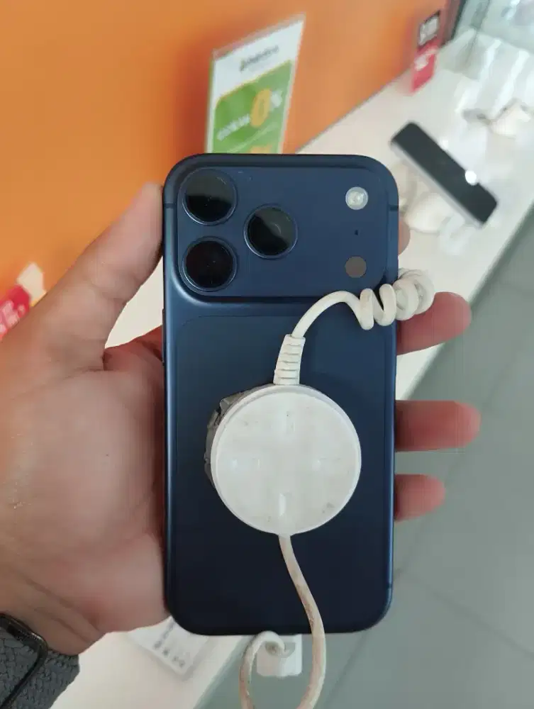 iPhone 17 pro 256Gb free adapter original apple
