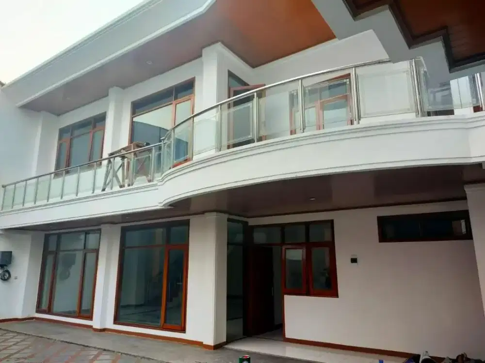 Dijual Cepat Rumah 2 Lantai Nyaman Siap Huni Minimalis Lokasi di Holis Regency Bandung