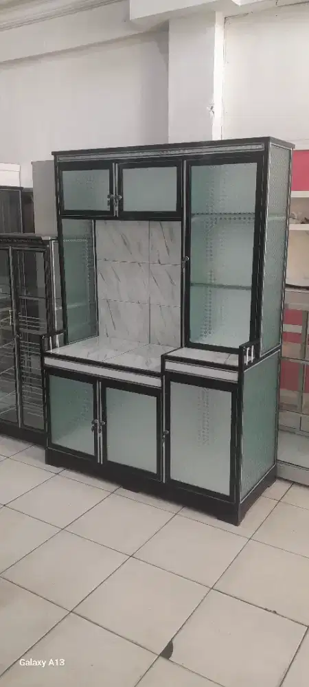 Lemari dapur kompor pintu 3