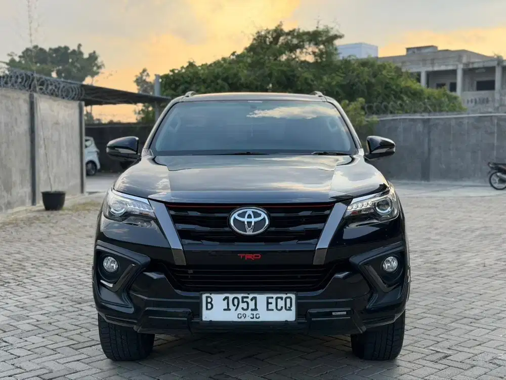TOYOTA FORTUNER VRZ TRD KC 2019