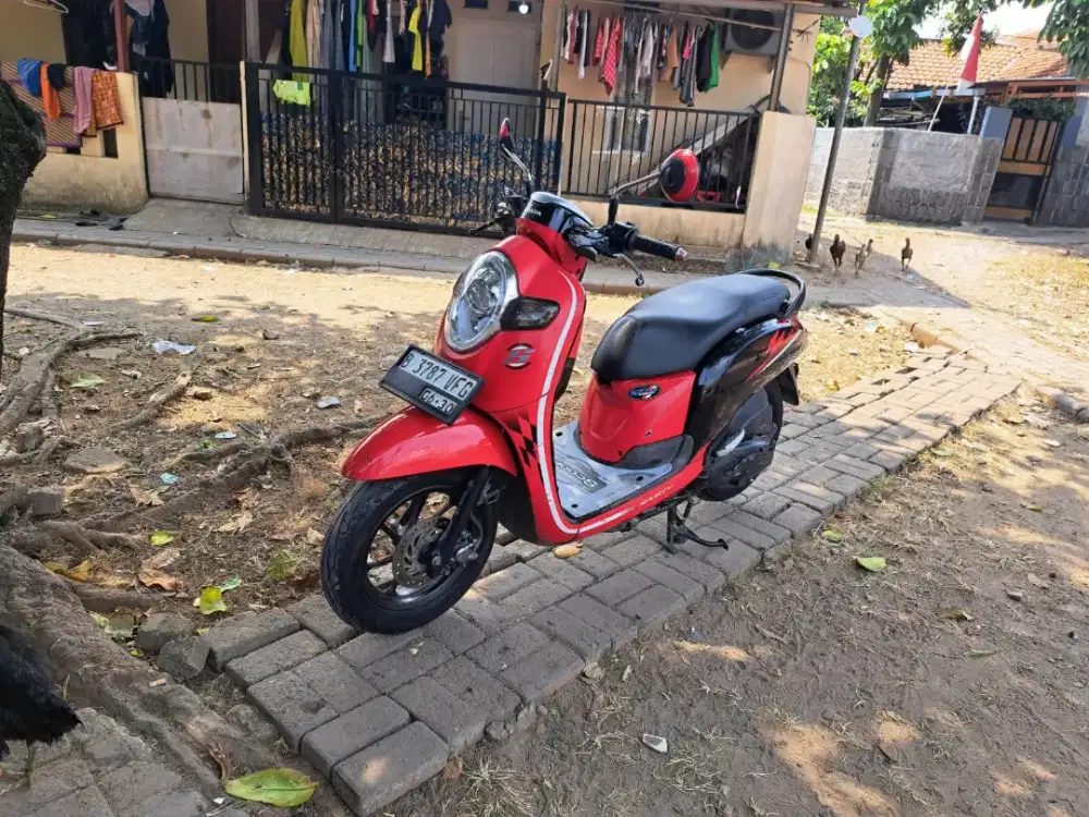 Scoopy CBS ISS Pajak Hidup Panjang