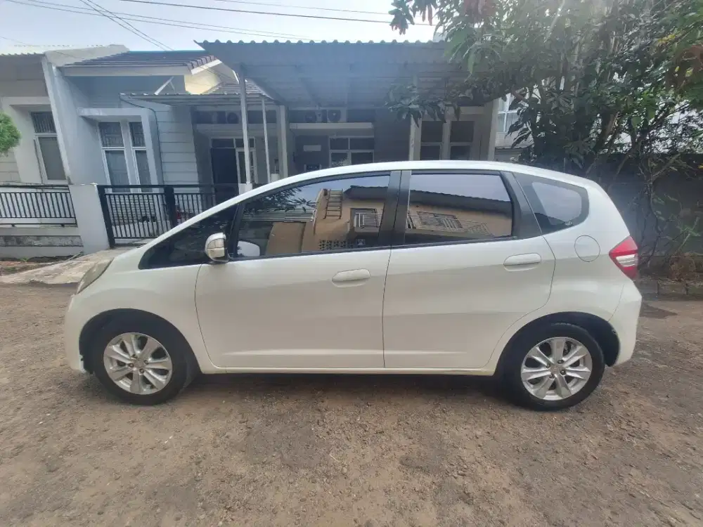 Di Jual Honda Jazz  S New  1.5  Matic 2013 – Kondisi mulus siap pakai