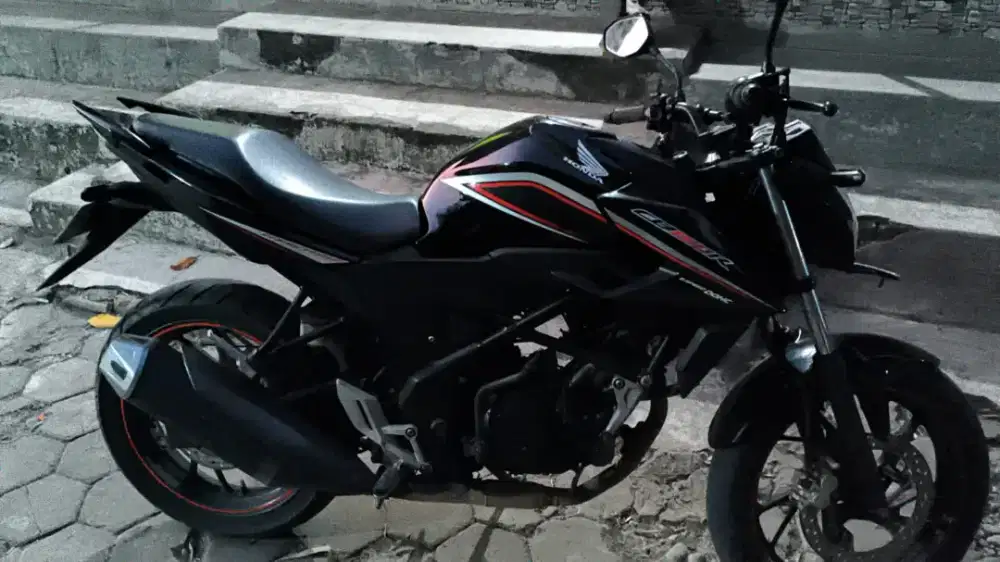 Honda CB 150 R LED THN 2016 plat AB Bantul, Km spedometer baru 40 rb