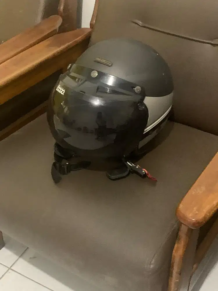 Helm merk NJS bekas