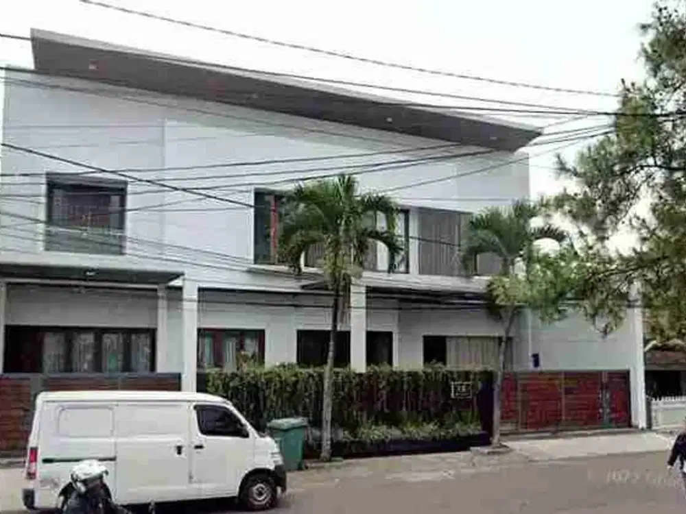 Dijual Rumah Lux Semi Furnished Terawat Siap Huni di Turangga