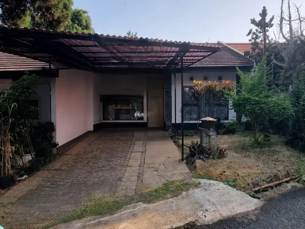 DIJUAL RUMAH ASRI, TENANG DAN NYAMAN DI KAWASAN ELIT DAGO RESORT BANDUNG