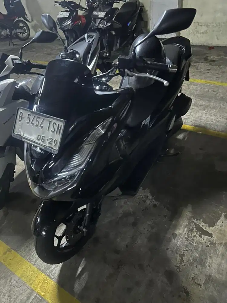 Honda PCX 160 CBS Hitam 2024