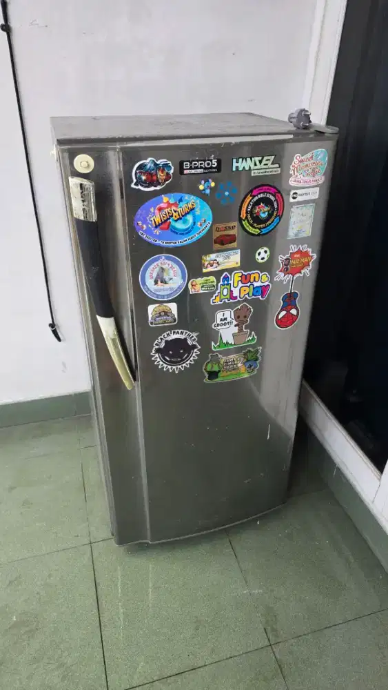 Kulkas 1 pintu merk Sharp