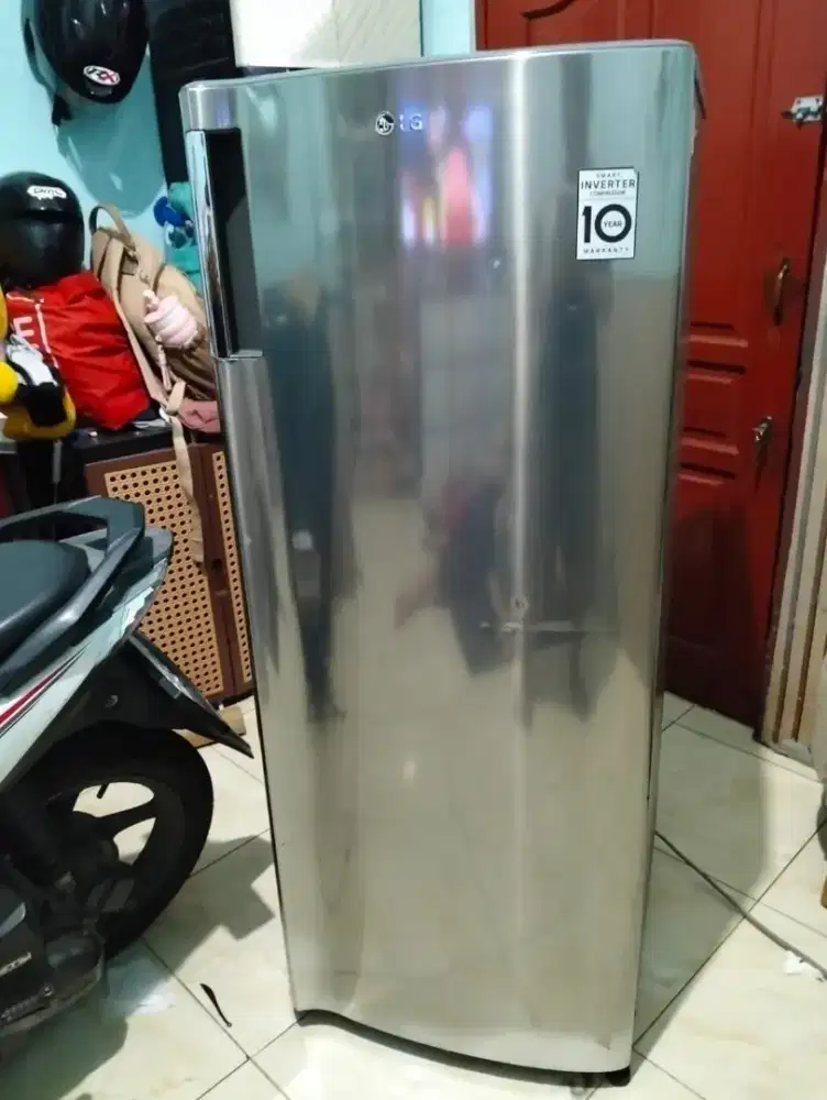 Freezer 6 rak merk LG normal