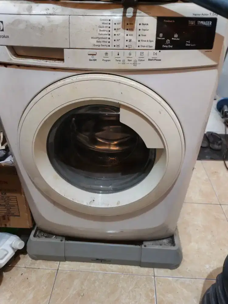 Mesin cuci elextrolux