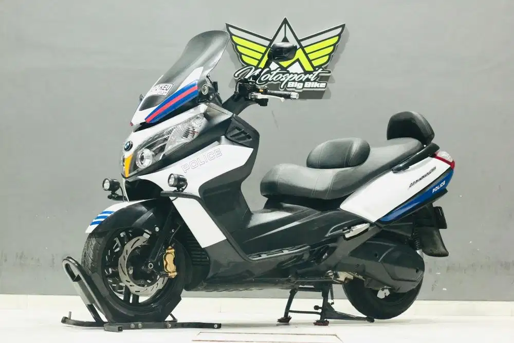 Sym Maxsym 400i forza xmax piaggio vespa MP3