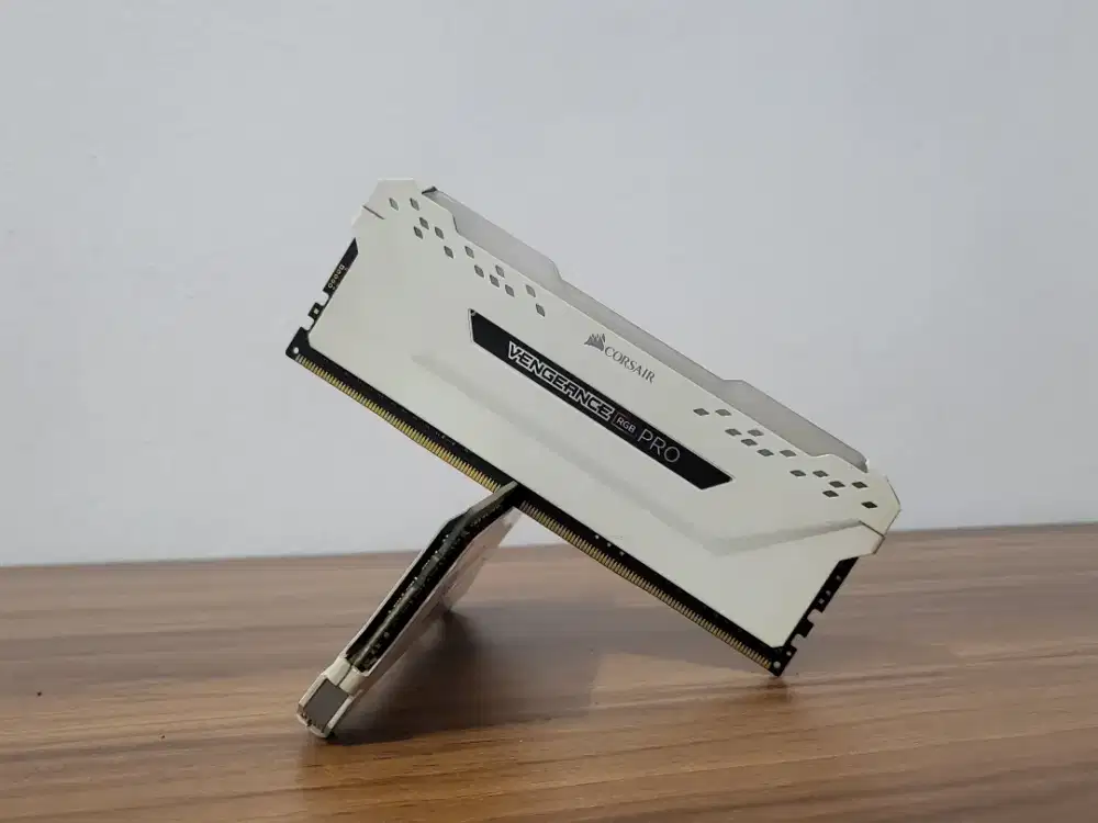 MEMORY RAM DDR4 KIT 16GB 8x2 3200MHZ - CORSAIR VENGEANCE RGB PRO