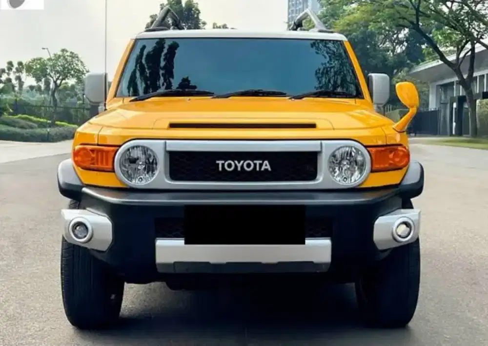 Dijual toyota fj cruiser 2012