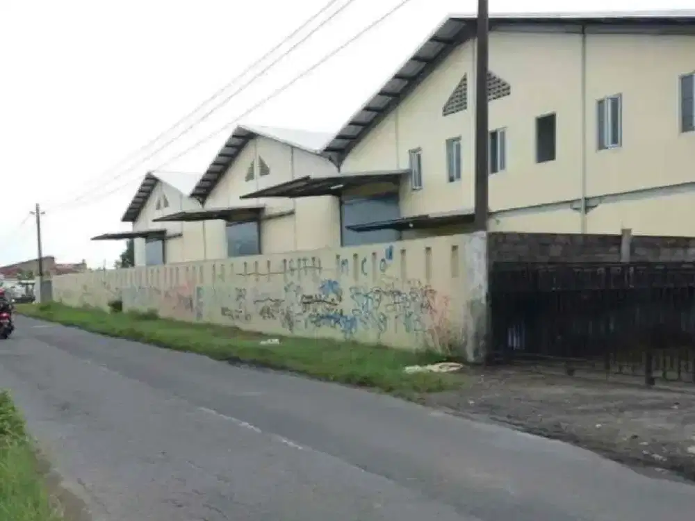 Disewakan gudang besar akses kontainer di bantul