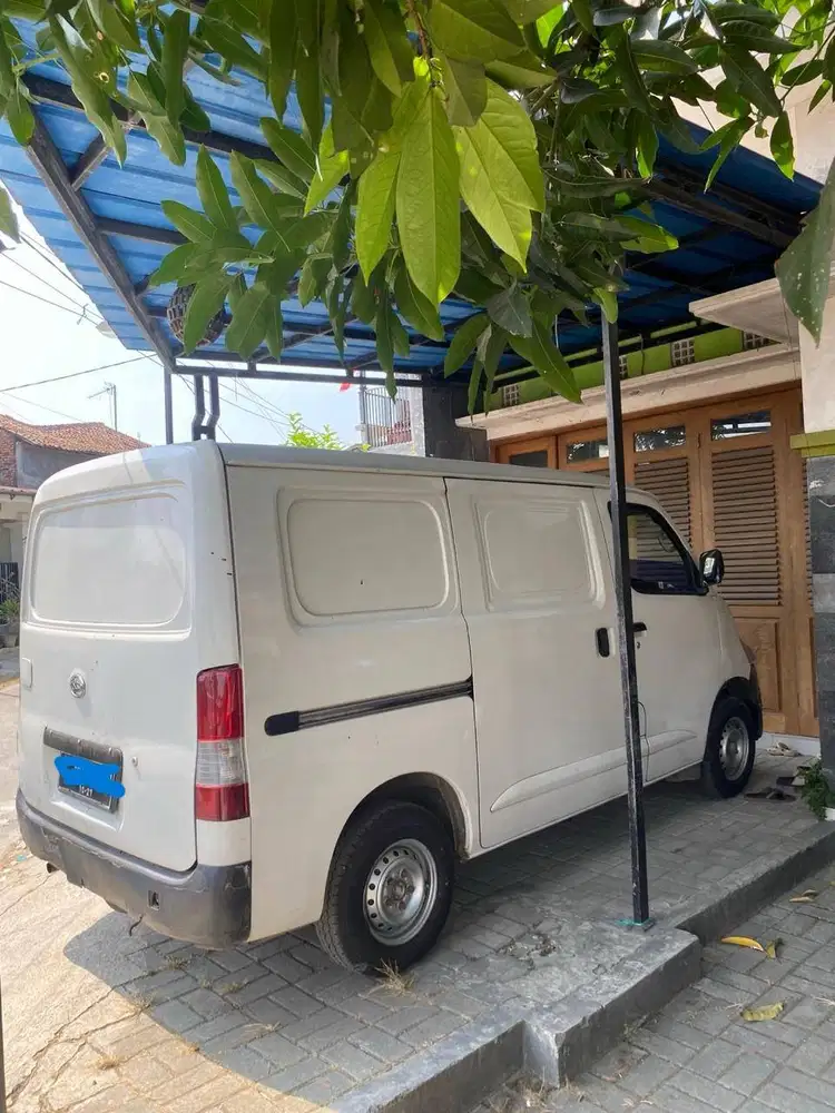 Gran Max Blind Van