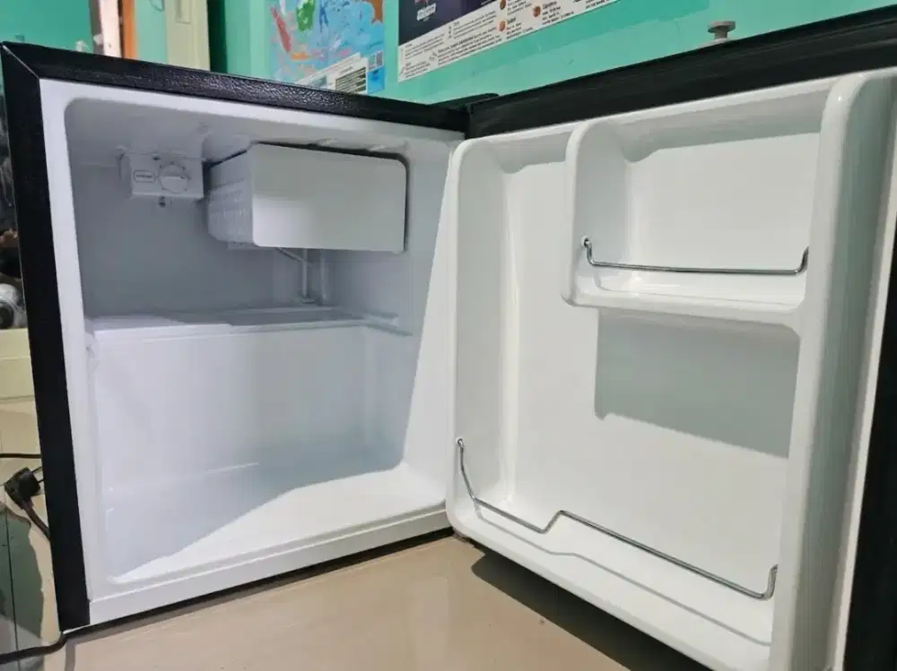 Kulkas mini GEA 46liter