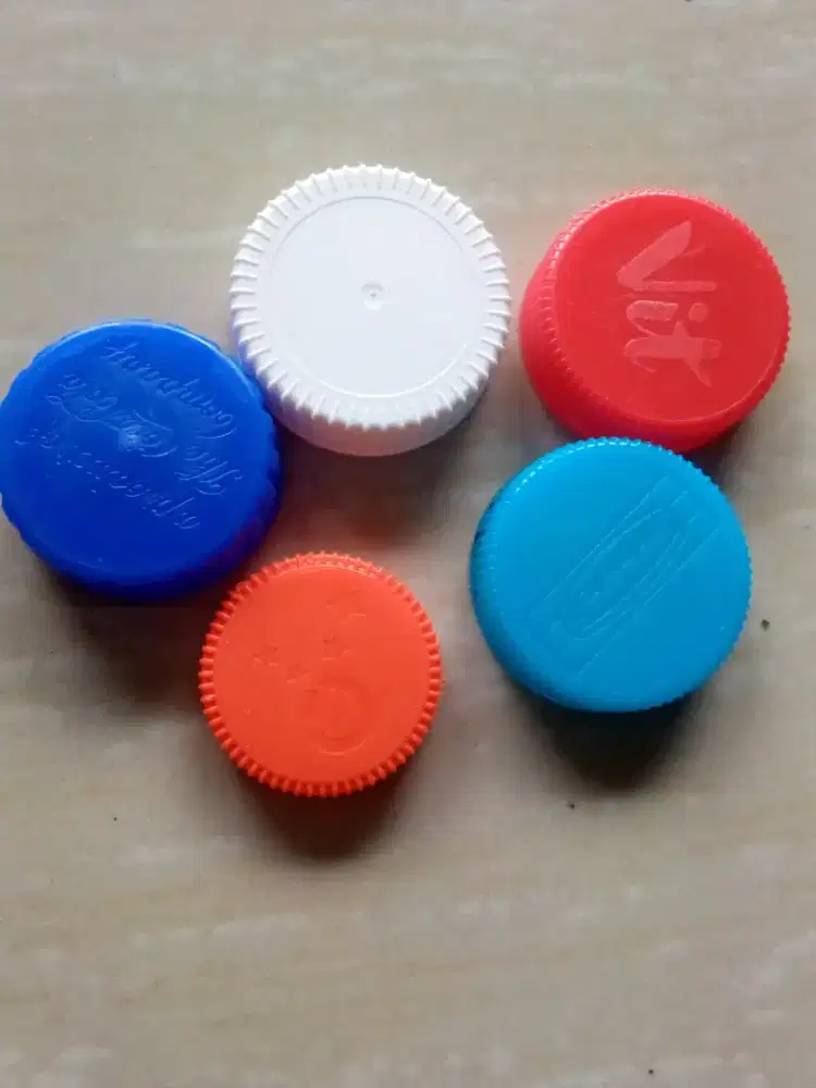 Tutup botol bekas untuk prakarya