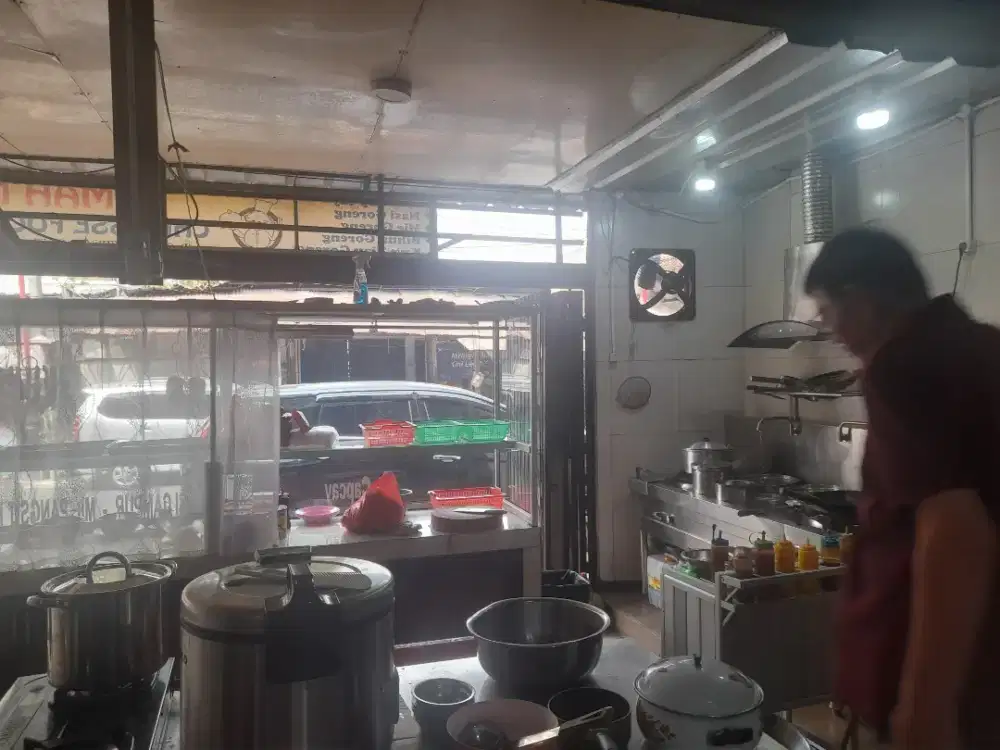 Dicari karyawan cowo untuk posisi Tukang Potong Sayur
