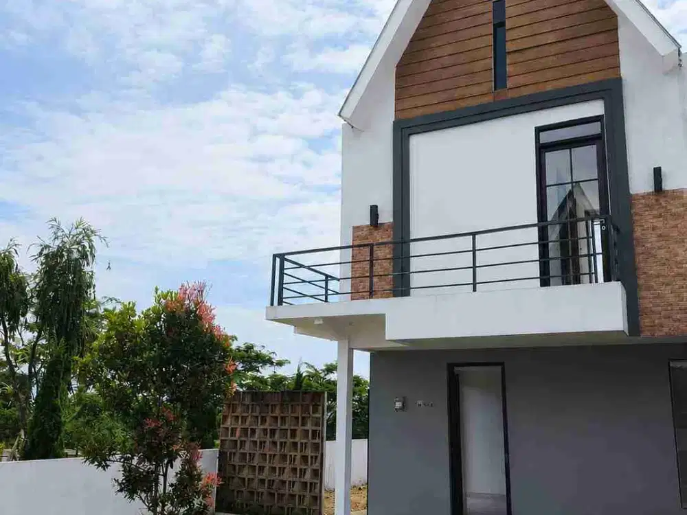 dijual rumah baru posisi hookdi bernady pinewood jember