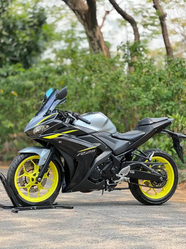 YAMAHA R25 OLD SILVER 2018 KM LOW PAJAK PANJANG RASA BARU