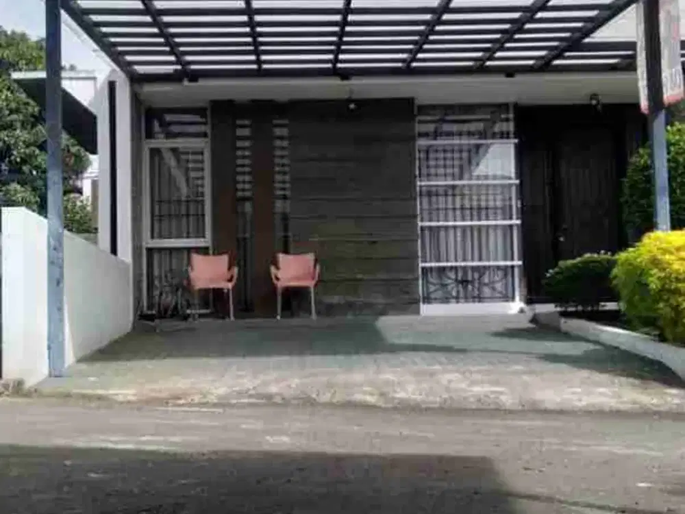 Rumah bagus terawat di dalam cluster di sarijadi bandung