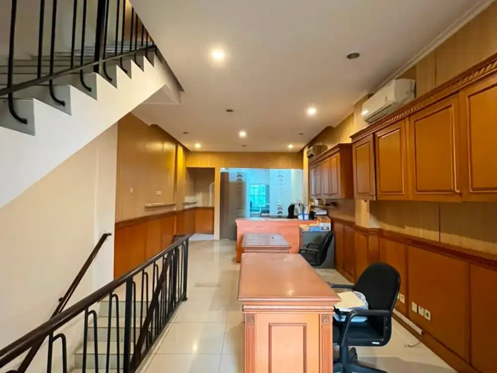 DISEWAKAN RUKO 3 LANTAI DI ARTERI PONDOK INDAH JAKARTA SELATAN