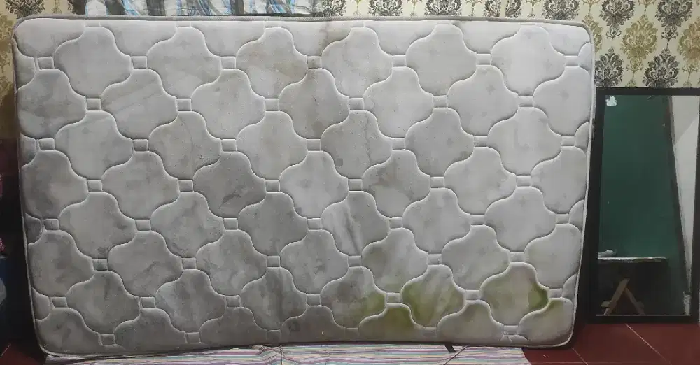 KASUR IN THE BOX 120x200 – Kondisi Utuh - 400.000 (NEGO)