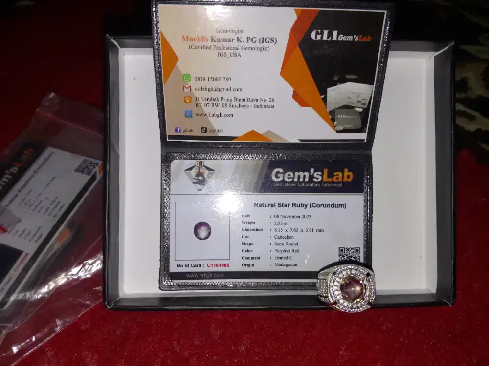 Cincin Batu Permata berserta sertifikat nya
