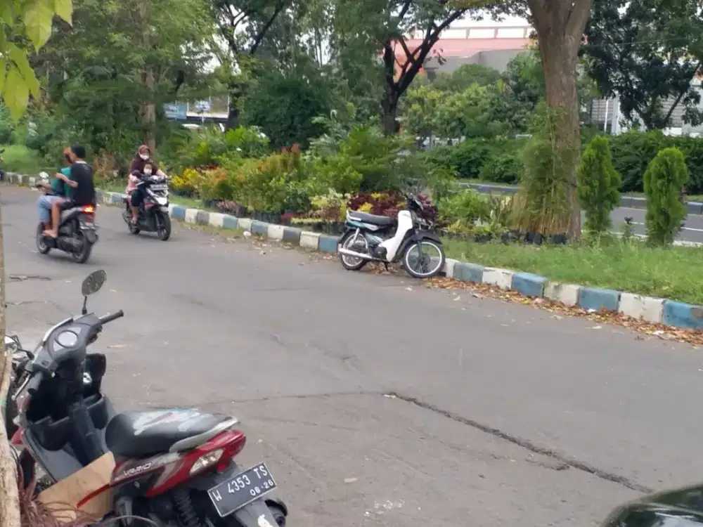 JUAL / SEWA TANAH Lokasi KOMERSIL Raya Juanda Sisi Utara,