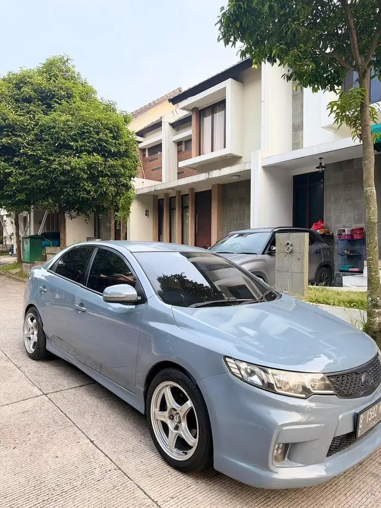 Kia Cerato 2012 Bensin