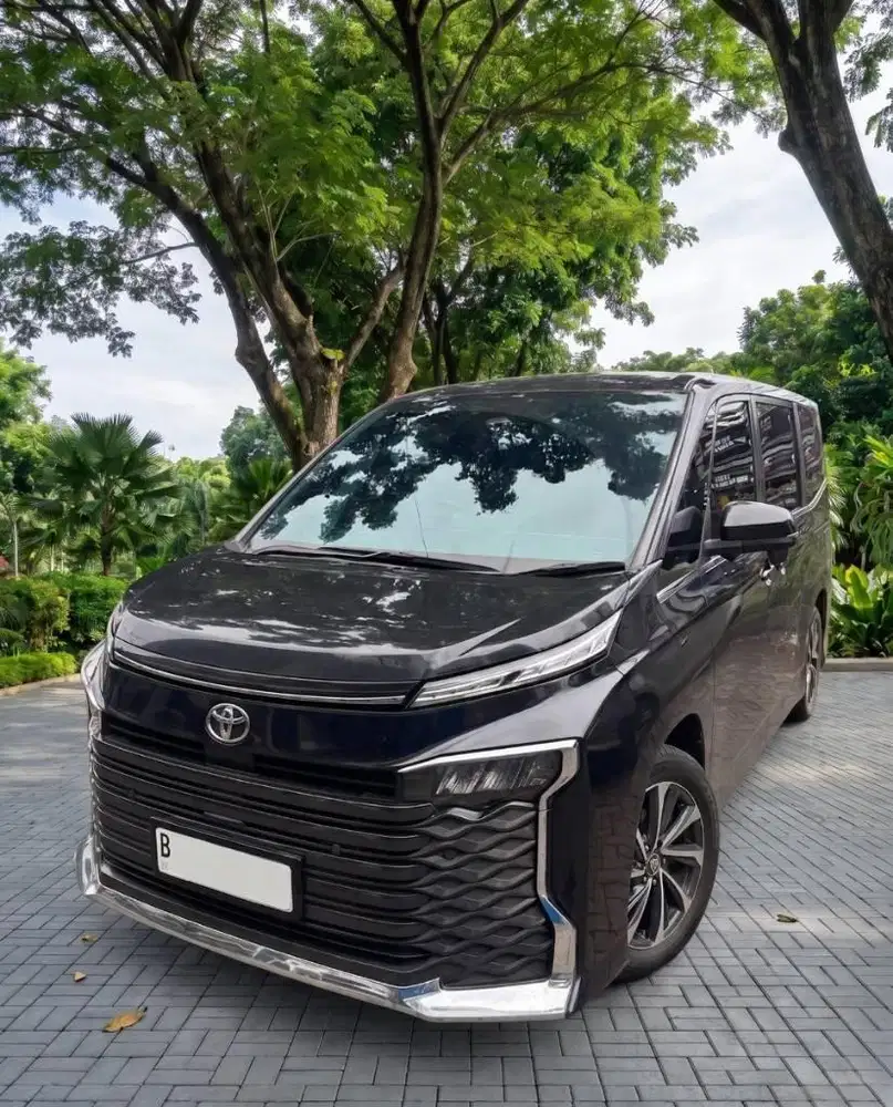 TOYOTA VOXY 2023 METIK TSS
HITAM