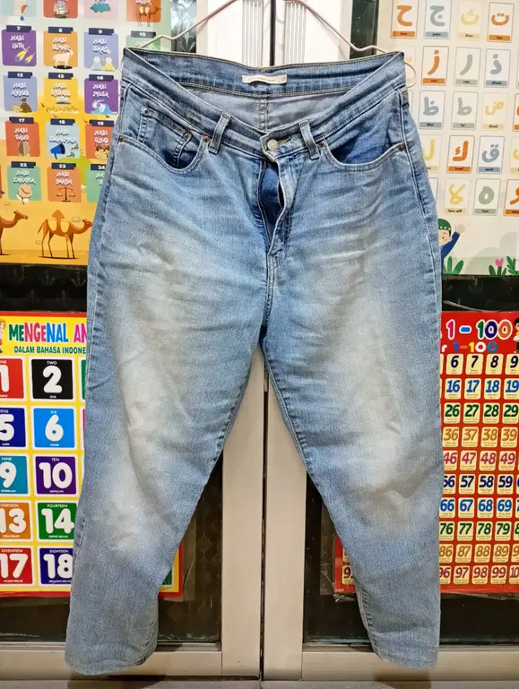Levis Jeans High Rise Boyfriend size 29 (setara size 34 PxL 92x34cm)