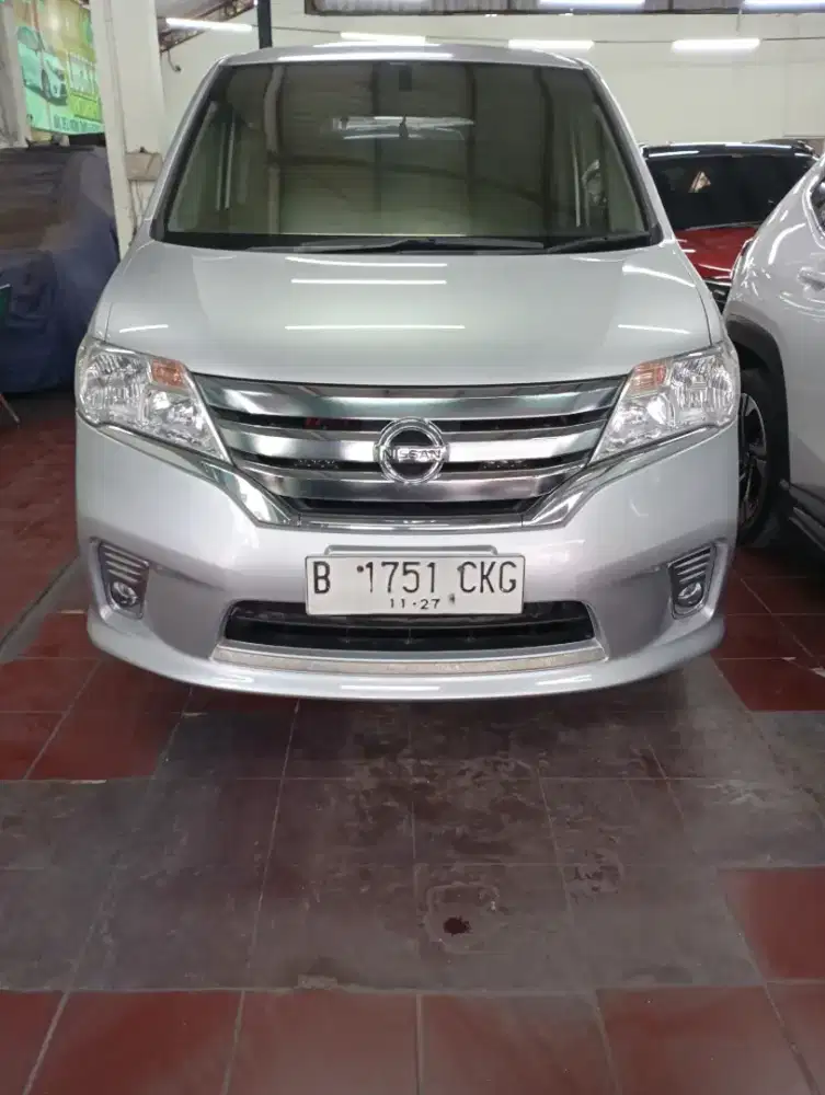 Nissan Serena 2.0 HWS AT 2013 Silver