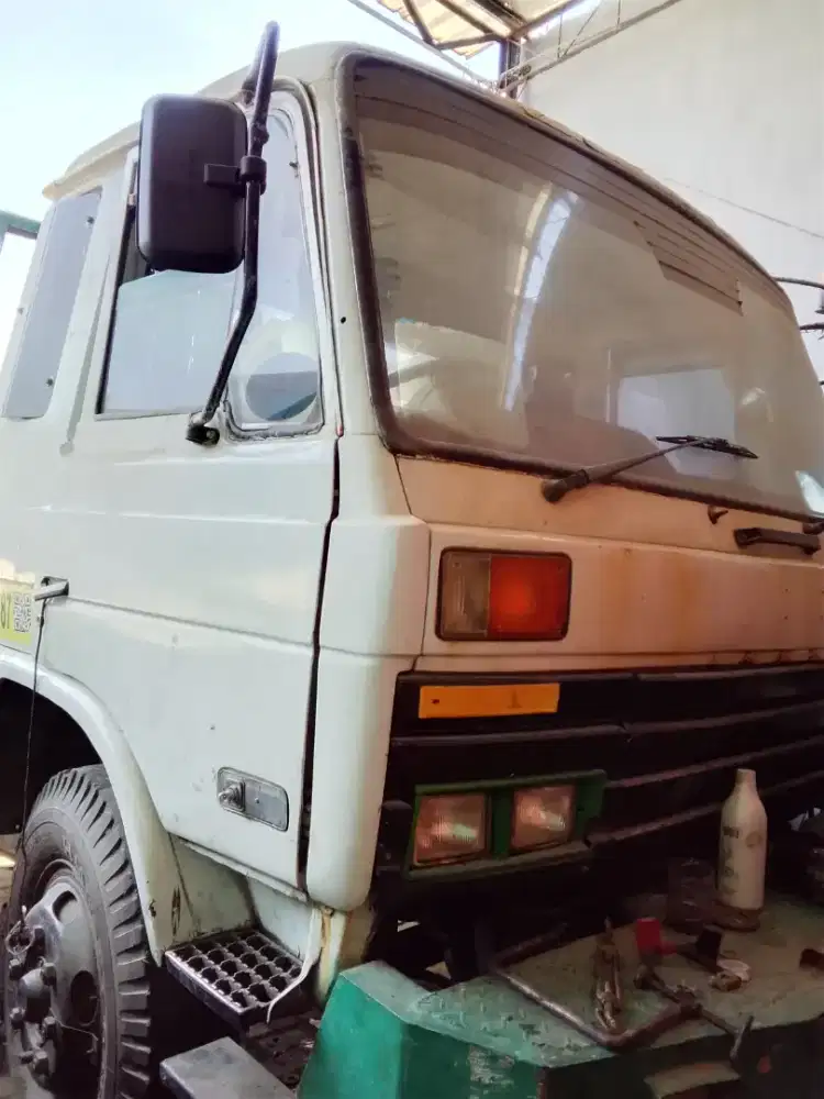 Nissan CWA tahun 2001