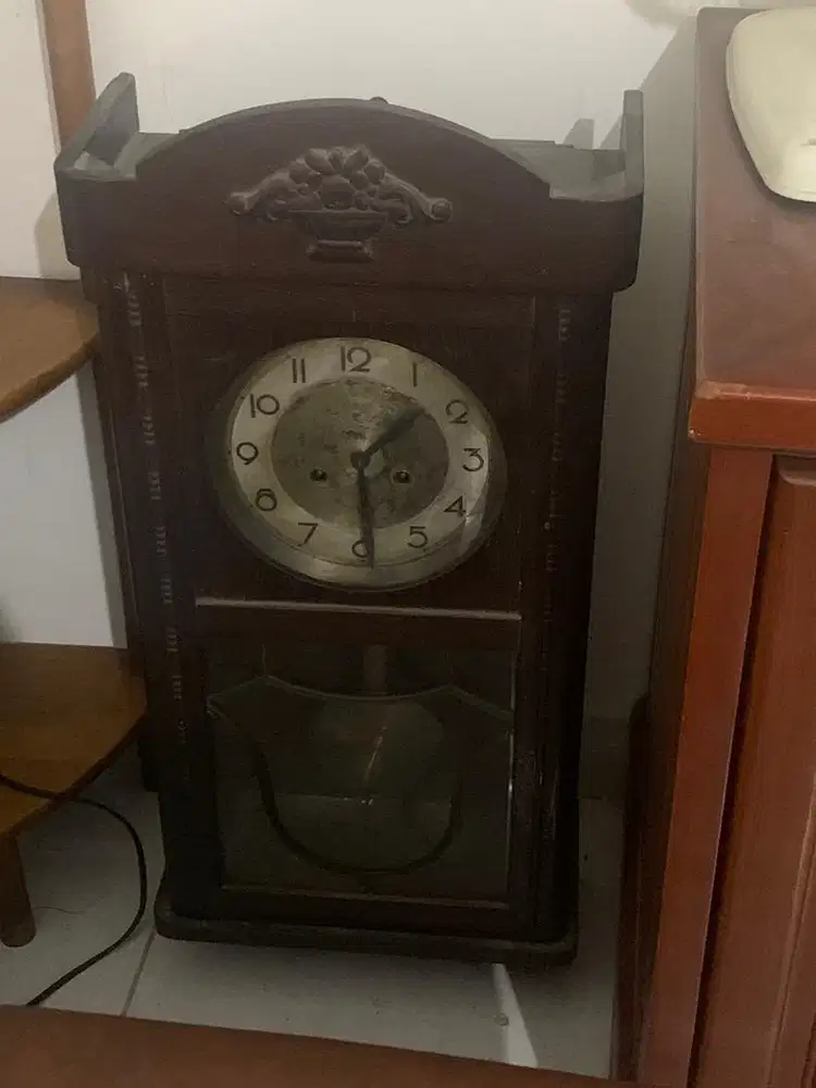 Jam dinding classic