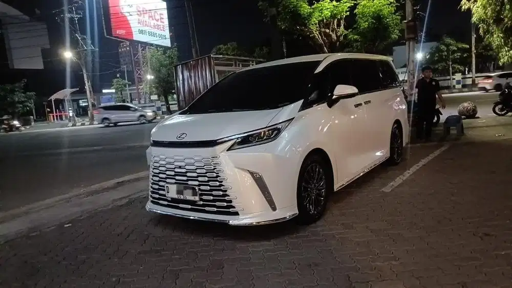 Lexus Lm350h 2025 7 Seater