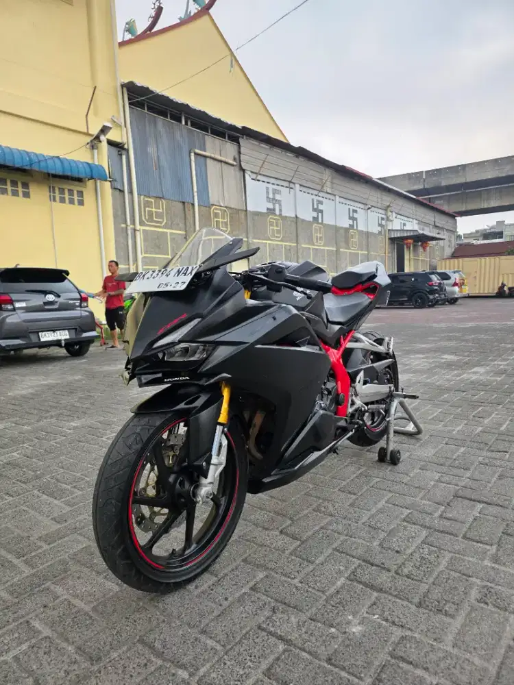 Honda CBR 250RR Hitam 2022