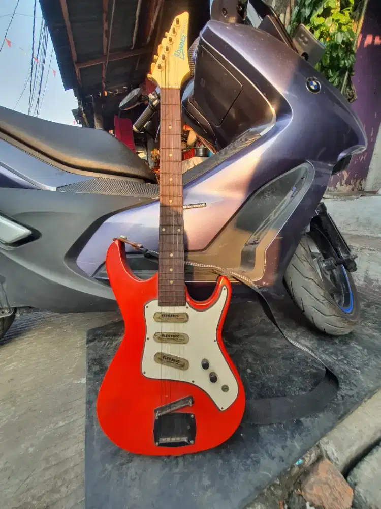 gitar elektrik Ibanez