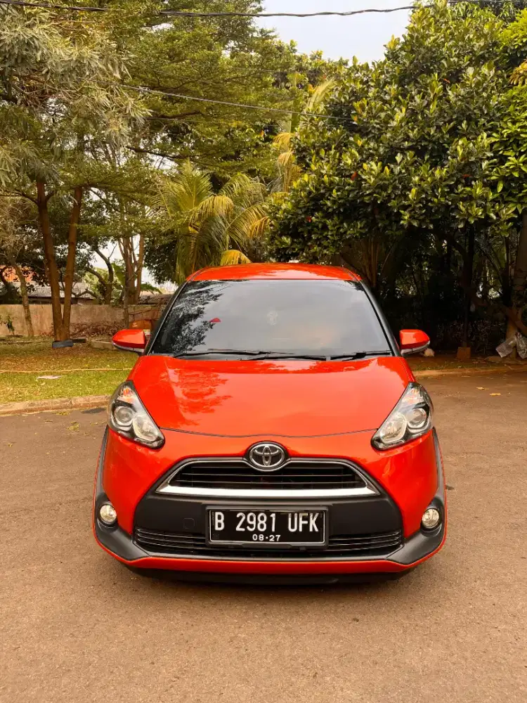 Toyota Sienta 1.5 V AT 2017