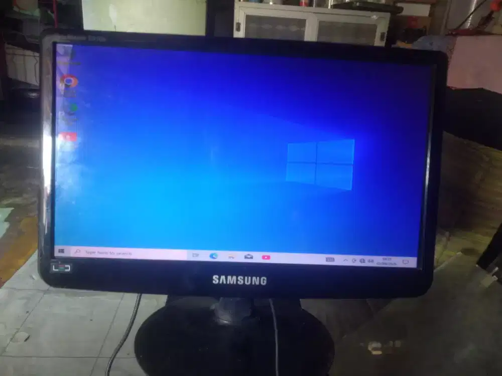 Monitor LED Samsung 16 inch kondisi OK